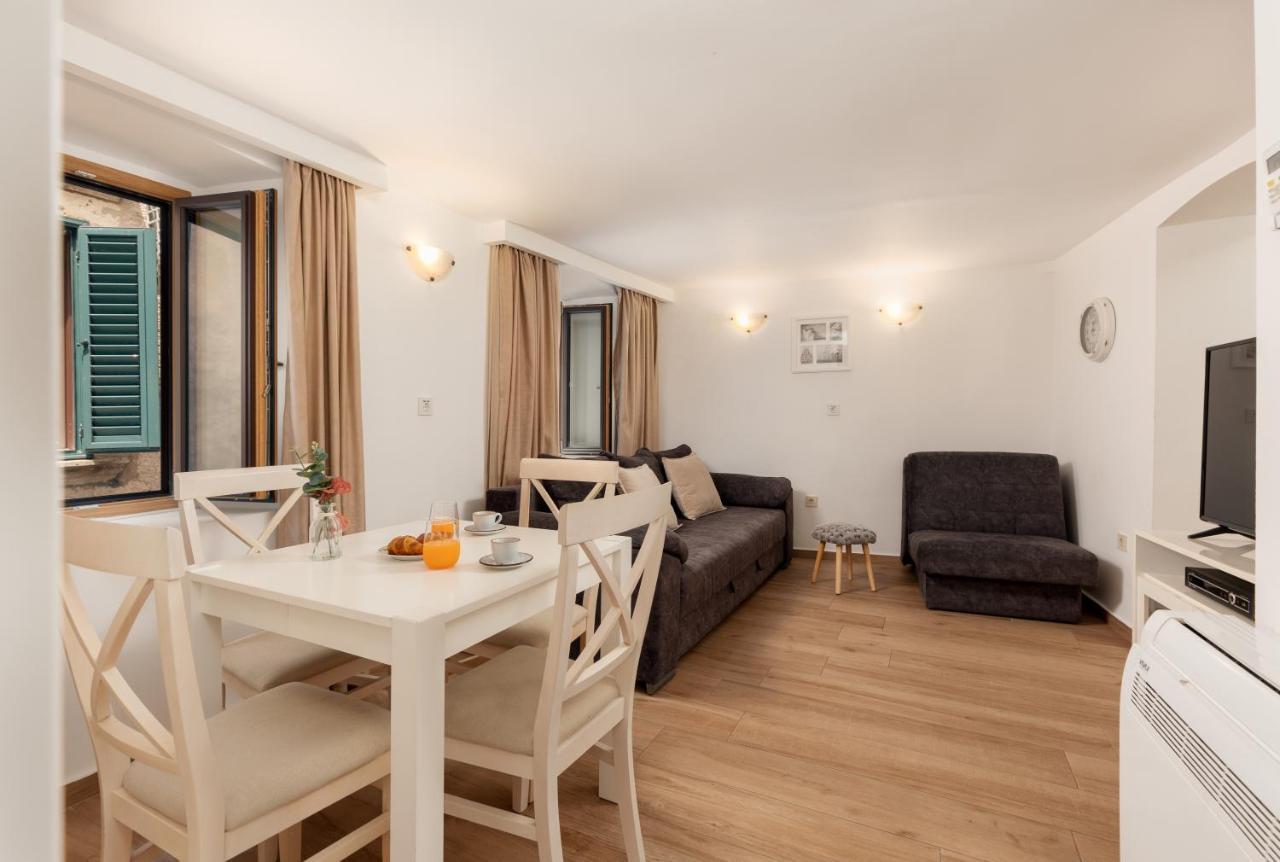 Apartment Amigo Old Town Kotor Exteriör bild